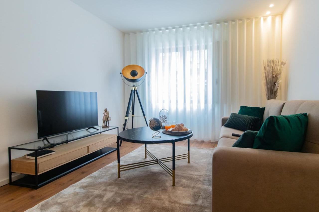 Stunning Apartment W/ Free Parking By Lovelystay Porto Eksteriør billede