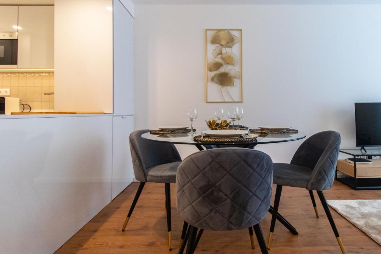 Stunning Apartment W/ Free Parking By Lovelystay Porto Eksteriør billede