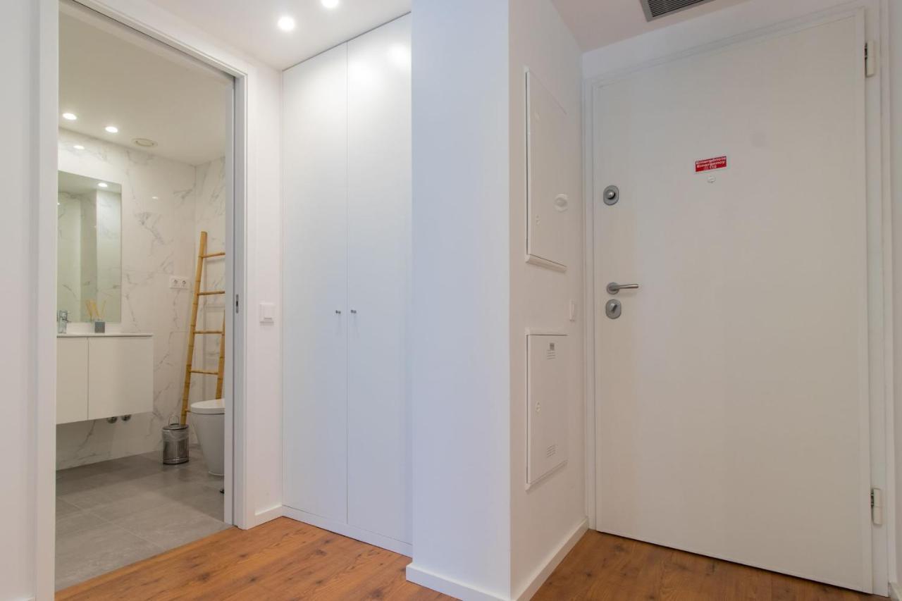 Stunning Apartment W/ Free Parking By Lovelystay Porto Eksteriør billede