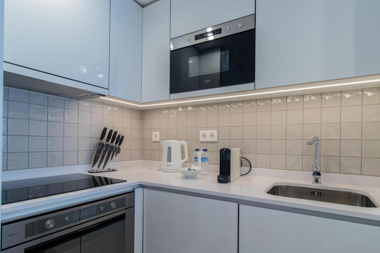 Stunning Apartment W/ Free Parking By Lovelystay Porto Eksteriør billede