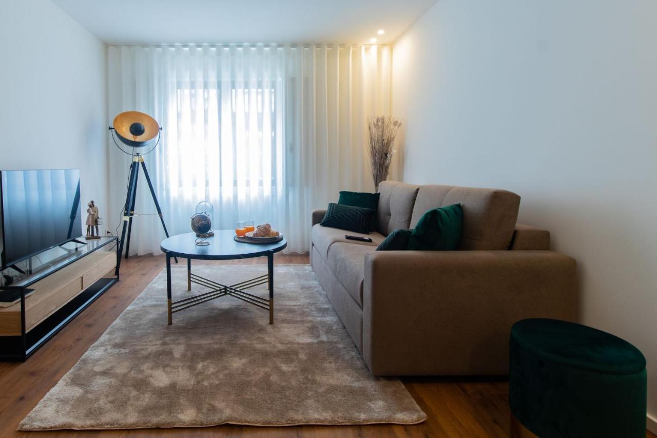Stunning Apartment W/ Free Parking By Lovelystay Porto Eksteriør billede